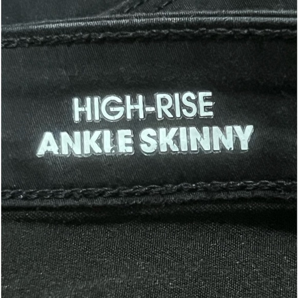 Denizen From Levi’s Black High Rise Ankle Skinny Jeans Size 2 Women’s - Picture 4 of 7